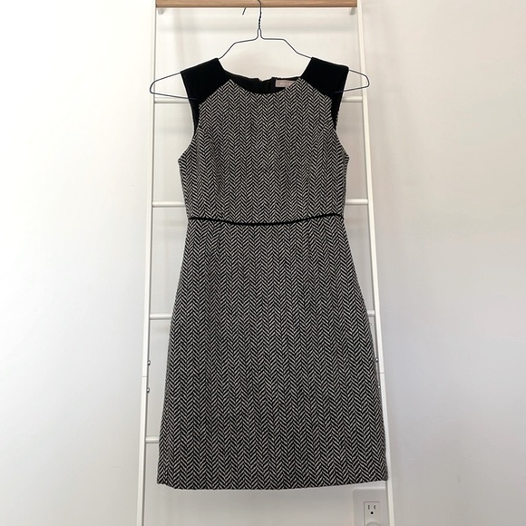 🦄 **HOST PICK- PETITE DEPT!!** Banana Republic herringbone lined contour dress - Picture 2 of 11